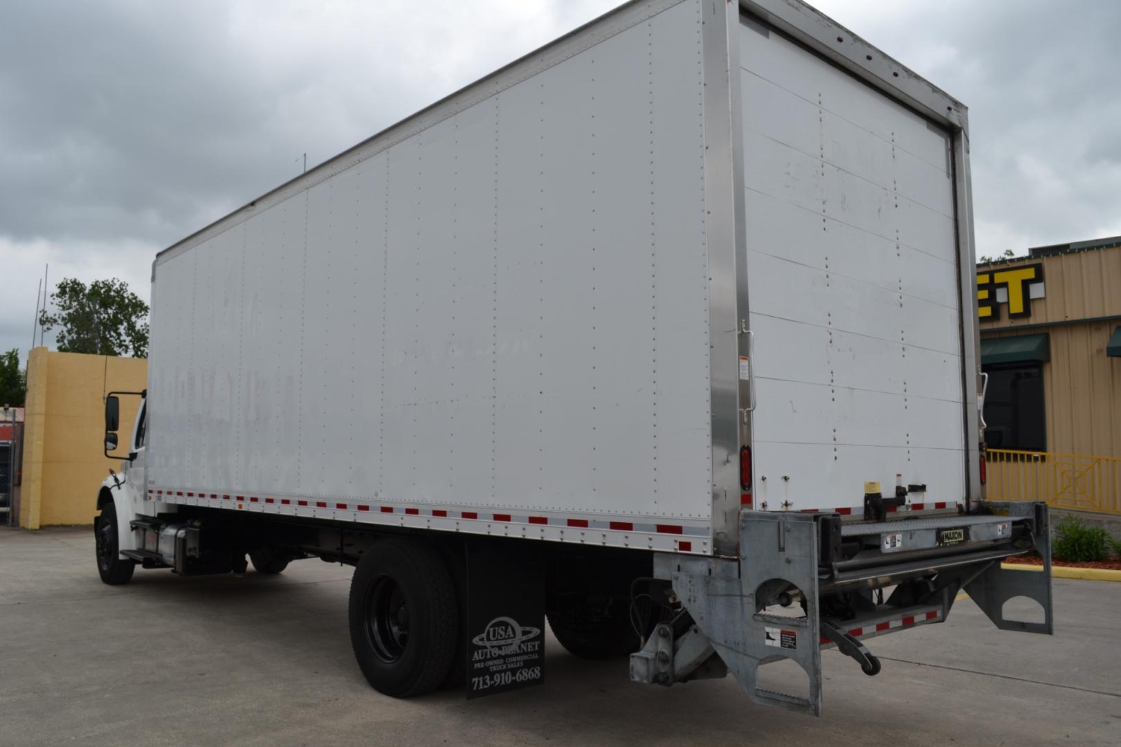 2018 WHITE /BLACK FREIGHTLINER M2-106 with an CUMMINS B6.7L 220HP engine, ALLISON 2100RDS AUTOMATIC transmission, located at 9172 North Fwy, Houston, TX, 77037, (713) 910-6868, 29.887470, -95.411903 - Photo#6